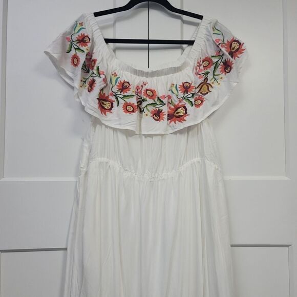 Davi and Dani embroidered flowers off the shoulder maxi dress, 1X - Picture 9 of 13